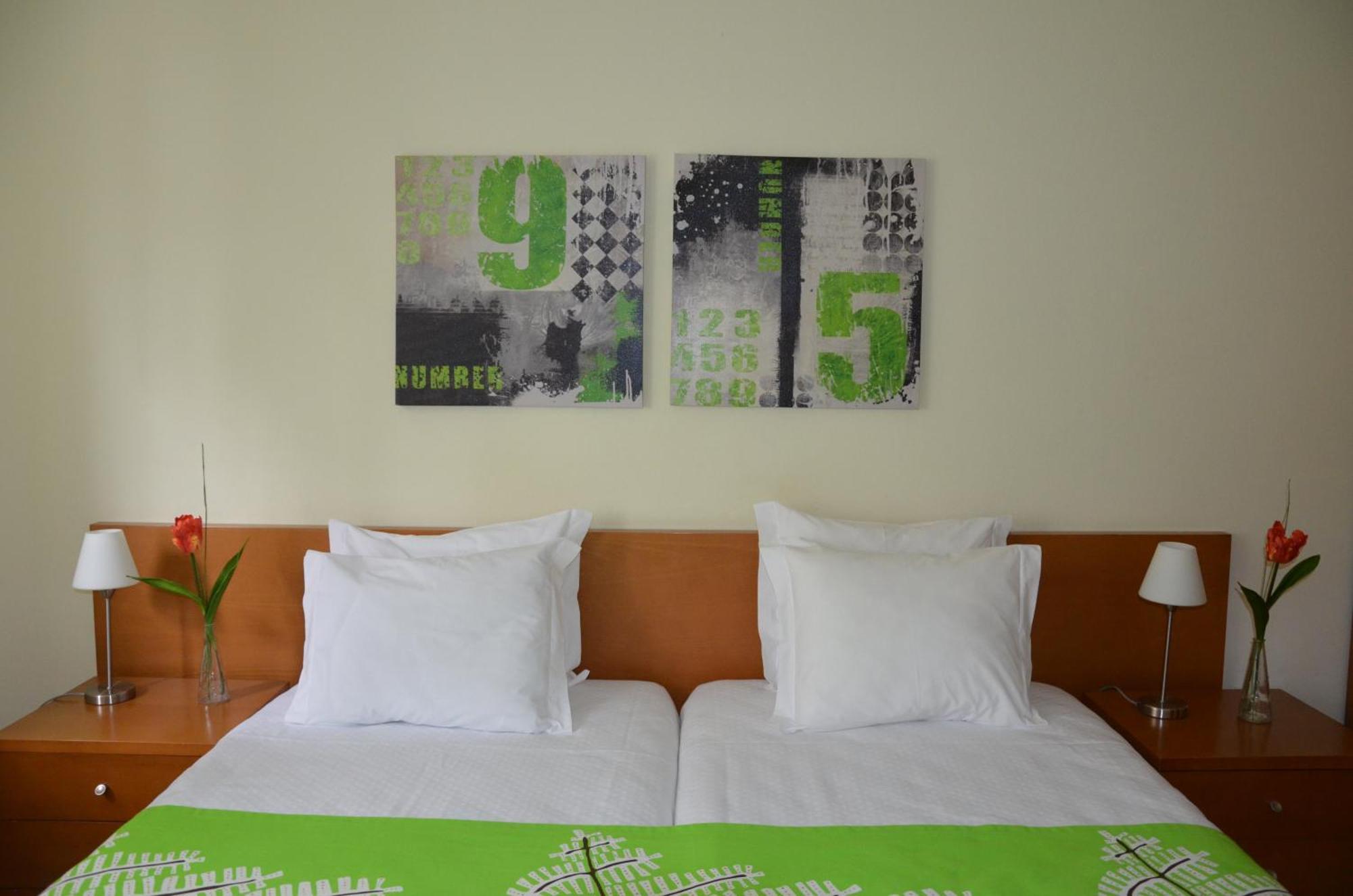 Abla Guest House Carcavelos  Rum bild
